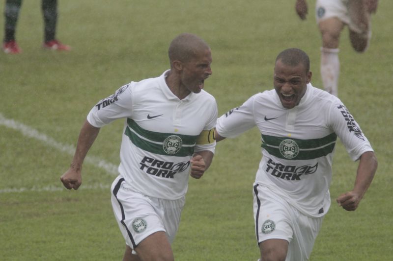 Diante do Arapongas, Alex voltou a balançar as redes pelo Coritiba | Ivan Amorin