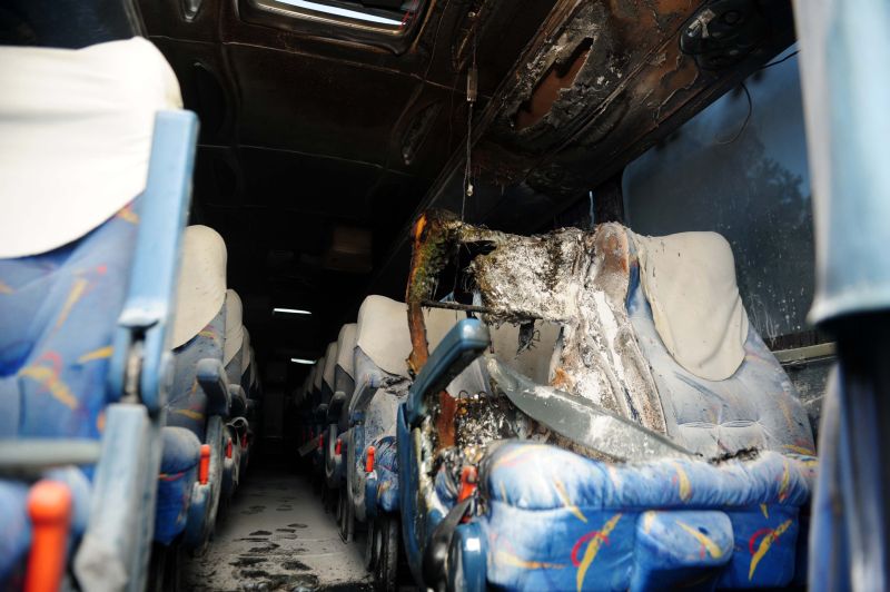 Ônibus de turismo incendiado: 97º ataque no estado | Guto Kuerten / Agência RBS Folhapress