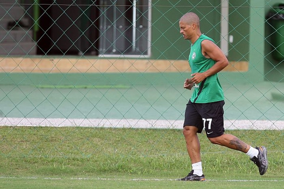 Alex aumentou o tom da autocobrança após empate do Coritiba com o Paraná | André Rodrigues / Gazeta do Povo