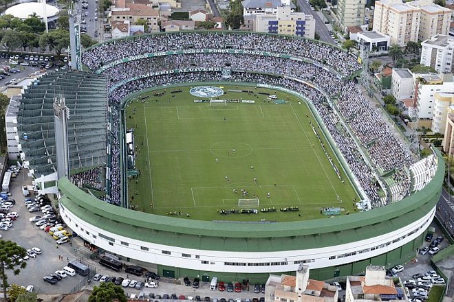 Couto Pereira tomado pela torcida no Atletiba deste domingo | 