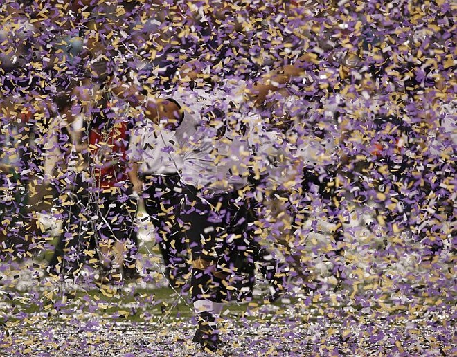 Linebacker Paul Kruger comemora a vitória do Ravens no Super Bowl |