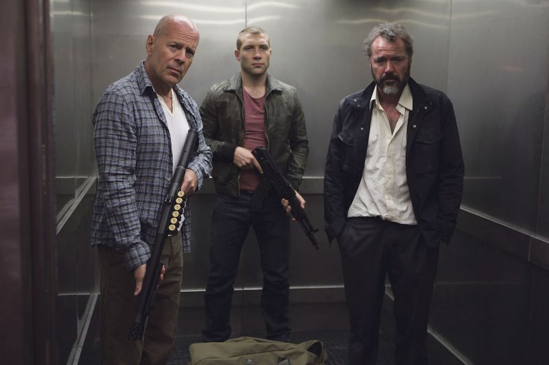 John (Bruce Willis), Jack (Jai Courtney) e Komarov (Sebastian Koch): terrorismo nuclear | Divulgação