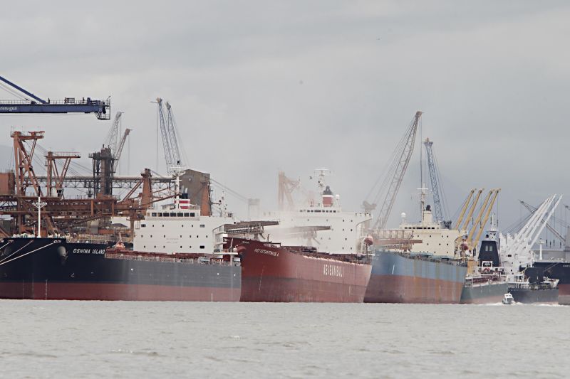 Contêineres no porto de Santos: paralisação de seis horas foi suficiente para dobrar o governo federal | Albari Rosa/ Gazeta do Povo