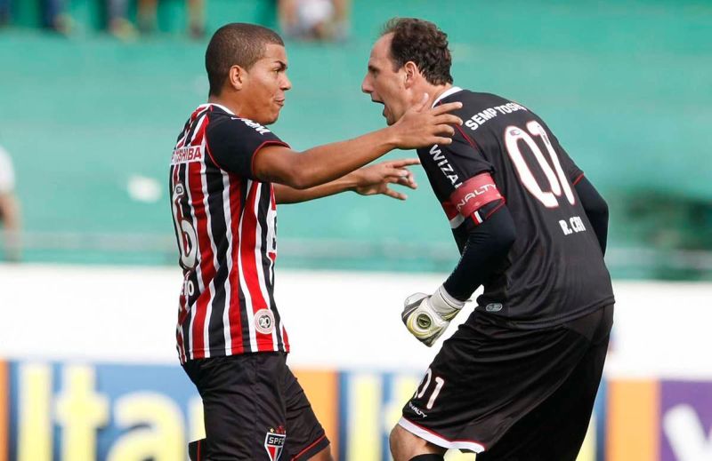 Rogério Ceni fez de falta o gol que garantiu a vitória do São Paulo sobre o Guarani | Rubens Chiri / saopaulofc.net