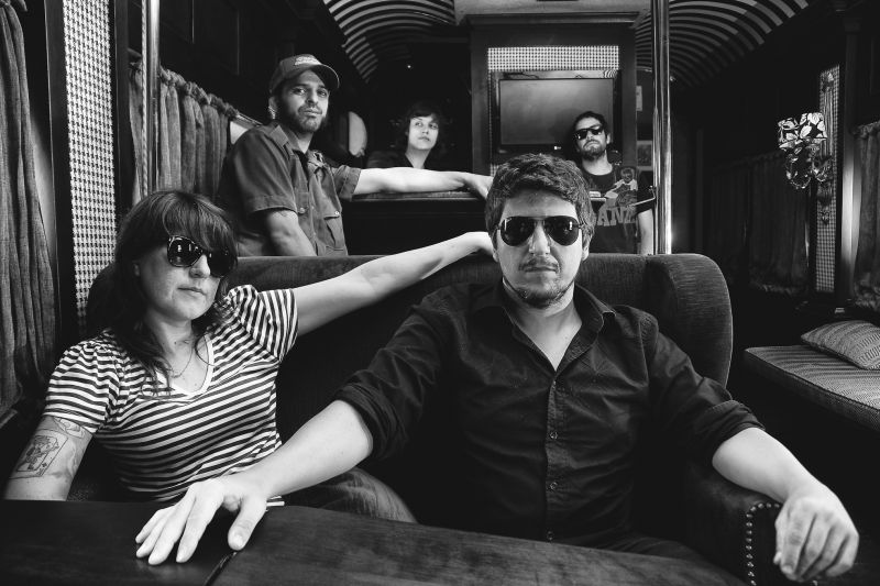 De primeira classe: membros da nova banda participaram de várias experiências do underground musical curitibano | André Rodrigues/Gazeta do Povo