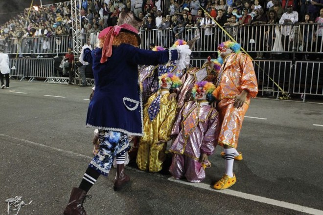 A Embaixadores da Alegria no desfile de Curitiba |