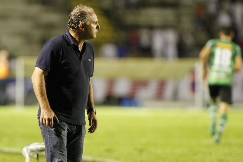 Toninho Cecílio não gostou do comportamento do Paraná contra o Arapongas | Henry Milléo / Gazeta do Povo