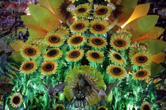 Escola venceu com o enredo