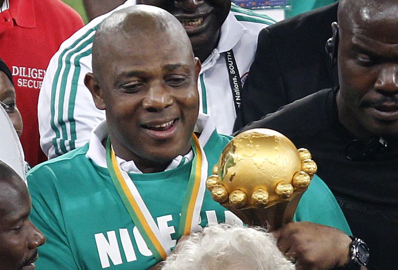 Stephen Keshi disse que vao continuar no comando da Nigéria | Reuters
