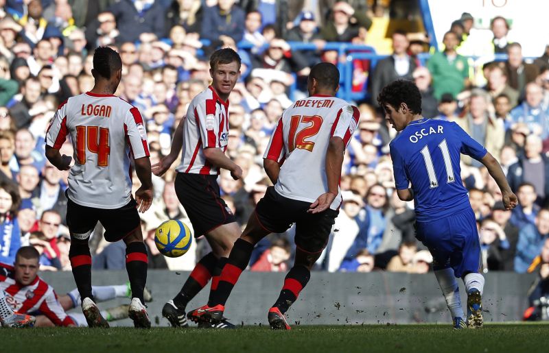 Oscar fez um gol de letra na partida sobre o Brentford | Reuters
