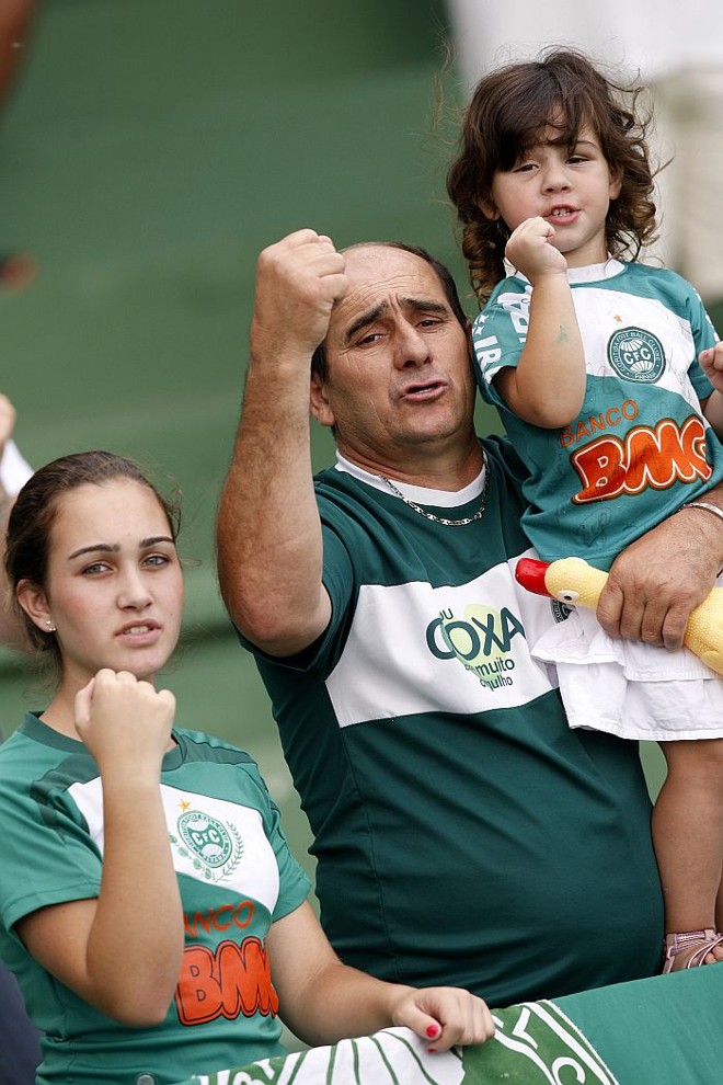 Torcida coxa foi conferir a estreia de Alex no Paranaense |
