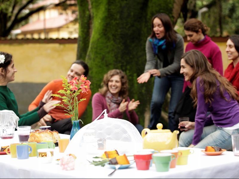 O Espelho, para poucas pessoas, começa com café e bolo | Roberto Setton/Divulgação