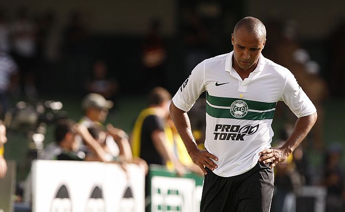 Deivid deixa o gramado do Couto após expulsão | Hugo Harada / Gazeta do Povo