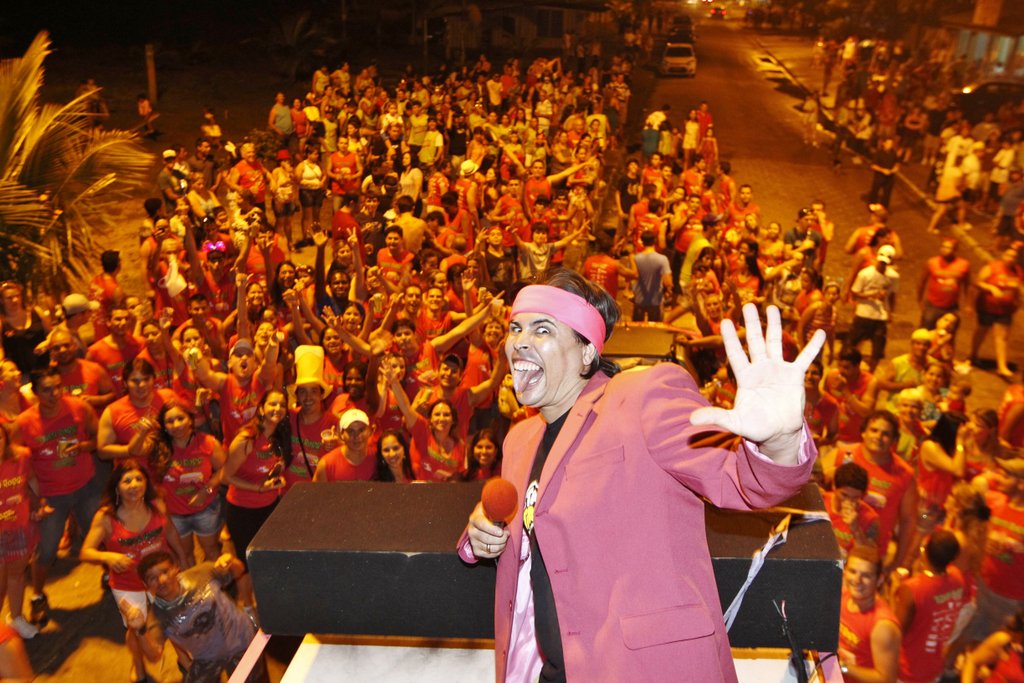 Agitação do bloco ficou por conta do animador Gilson Marcondes | Daniel Castellano/Agencia de Noticias Gazeta do Povo