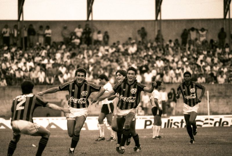 Atletiba de 1989: deu Atlético no finado Pinheirão | João Bruschz/ Gazeta do Povo