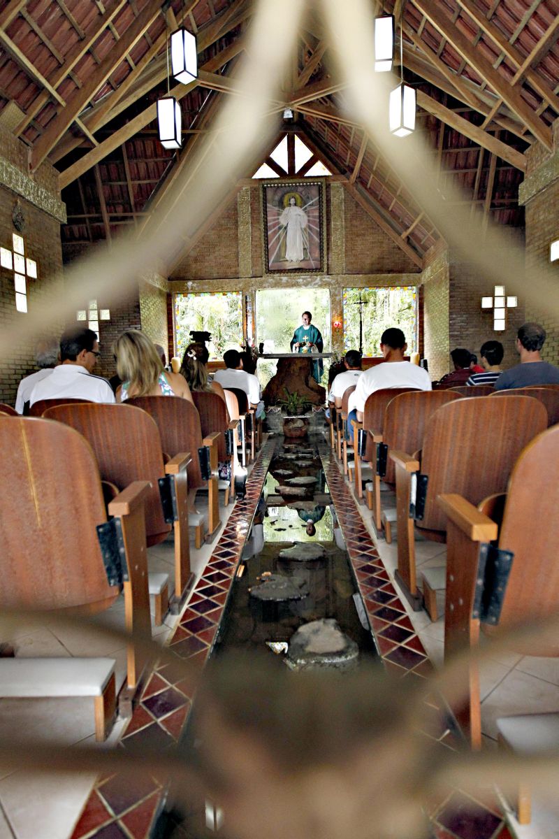 Canalizada, água vem das montanhas da região | Albari Rosa/ Gazeta do Povo