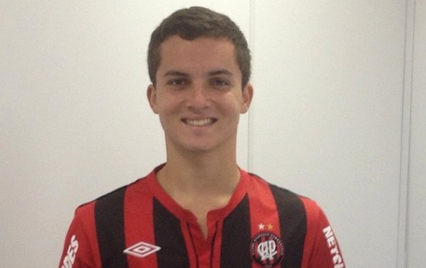 Jean Chera posou com a camisa atleticana | Reprodução