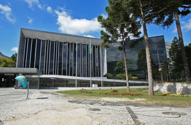 Assembleia Legislativa: presidente da Casa promete realizar concurso público até 2014 | Daniel Castellano/ Gazeta do Povo