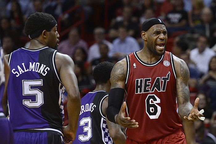 LeBron James liderou a difícil vitória do Miami Heat diante do Sacramento Kings | Rhona Wise / Reuters