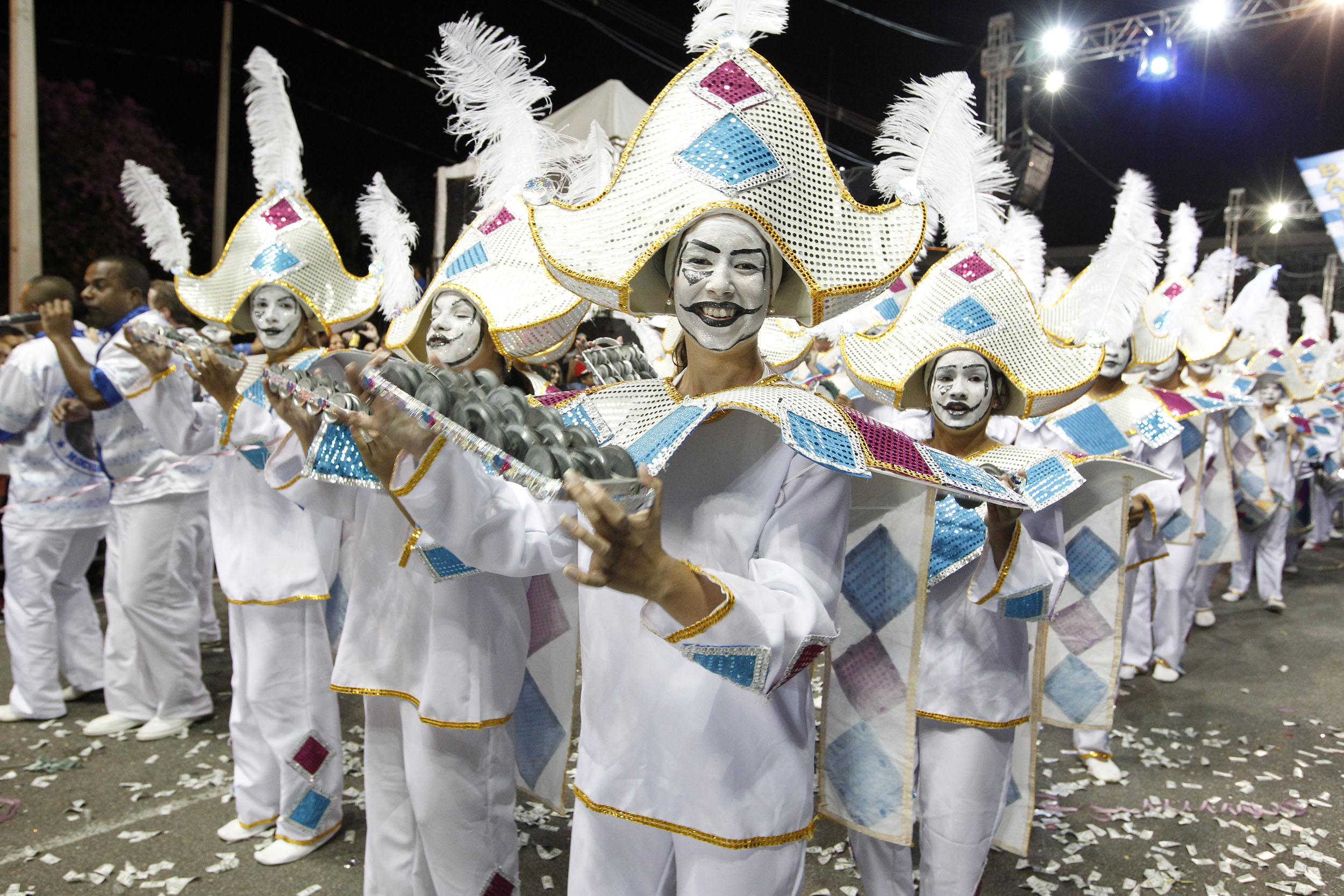 A Mocidade Azul empolgou o público na avenida | Antonio More/Gazeta do Povo
