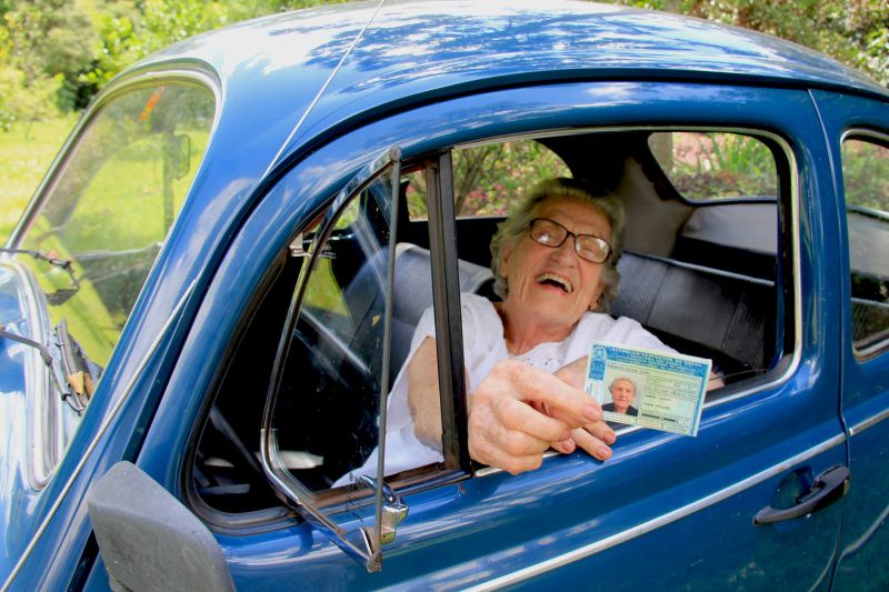 Diariamente, Delésia Luigi Slomp percorre 20 quilômetros pelas ruas de Campo Mourão | Carlos Ohara/ Gazeta do Povo