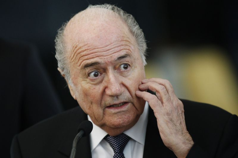 Fifa, presidida por Joseph Blatter, diz que precisa de ajuda para lutar contra a corrupção | Reuters