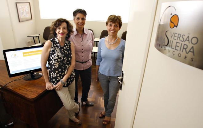 Peggy Distefano, Raquel Schaitza e Eliana Stabile, donas da Versão Brasileira Traduções, em Curitiba | Hugo Harada/ Gazeta do Povo