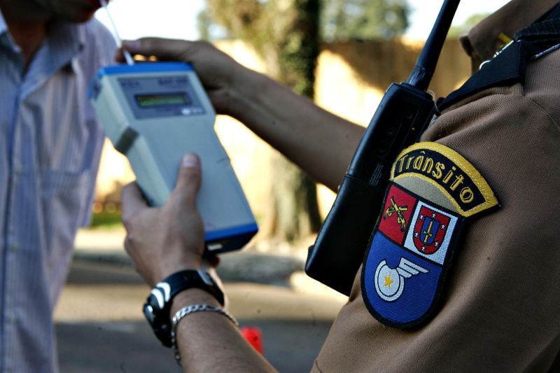 Além do bafômetro, imagens e testemunhos podem atestar embriaguez ao volante | Daniel Castellano/Gazeta do Povo