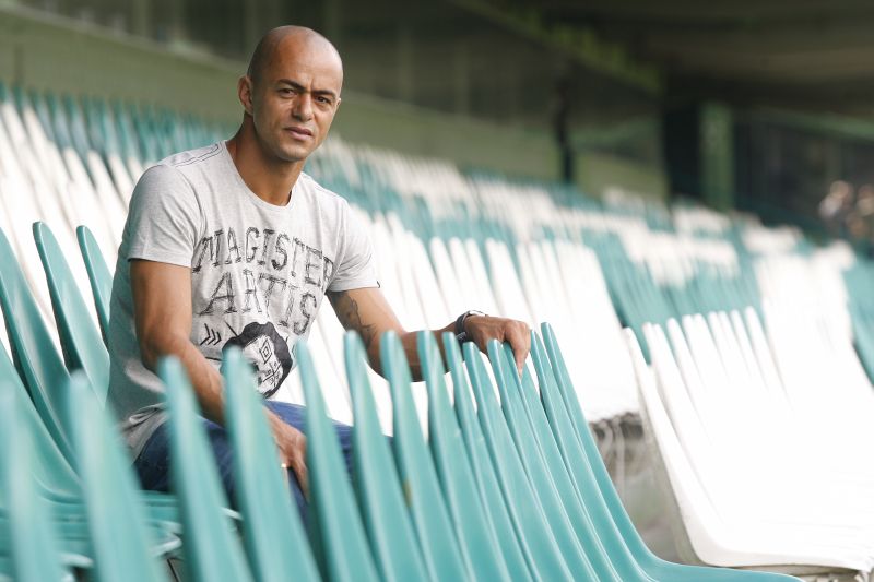 O atacante Julio César diz que vê espaço no Coritiba para ele e Deivid na frente | Hugo Harada/ Gazeta do Povo