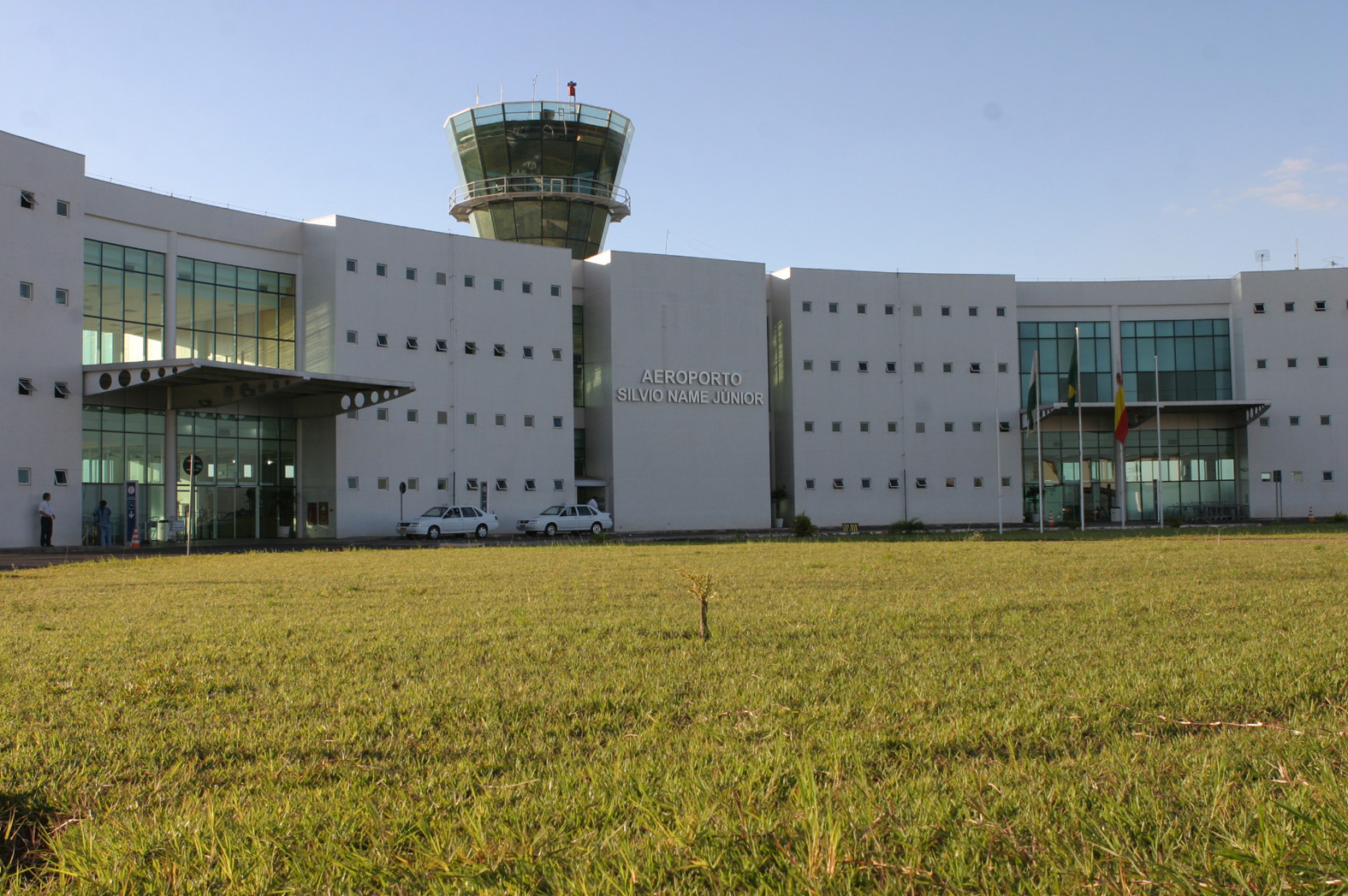 No ano passado, a Torre de Controle do aeroporto maringaense funcionou durante 7.485 horas e 30 minutos | Divulgação/PMM