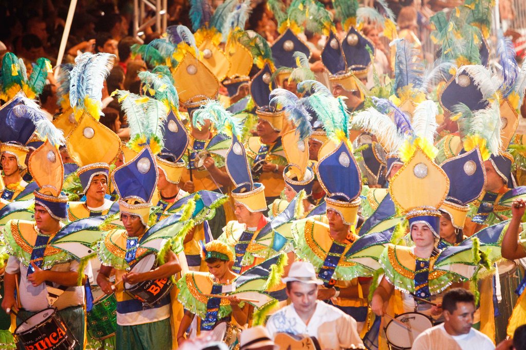 A escola "Brinca pra Não Chorar" trouxe o enredo "Quando se fala em carnaval" | Daniel Castellano/Agência de Notícias Gazeta do Povo