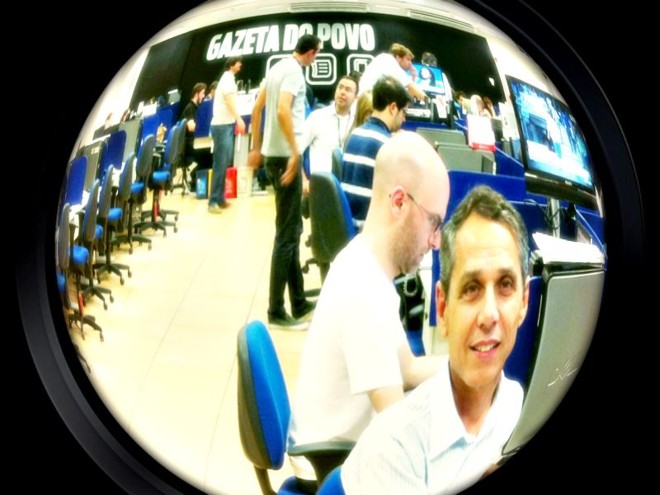 Pudding Camera:Tem uma interface visual das mais legais entre as centenas de apps para fotos disponíveis. Mais do que para editar imagens, o Pudding é uma boa opção para tirar fotos. Você pode escolher entre nove câmeras diferentes e oito filtros, ou efeitos de filme, para capturar uma imagem. Há opções para fotos panorâmicas, em tilt-shift e fish-eye (olho de peixe). Para Android e iOS, gratuito. | 