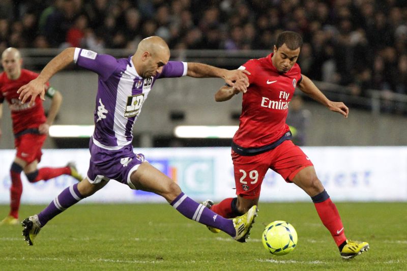 Lucas deu passes para dois gols em vitória do PSG | Reuters