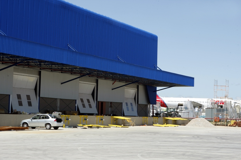 Reforma no terminal de cargas do Afonso Pena foi um dos investimentos da Infraero no ano passado | Henry Milleo/ Gazeta do Povo