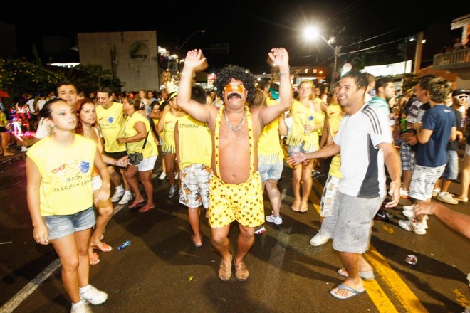 Bom humor nas fantasias também deu as caras em Guaratuba |