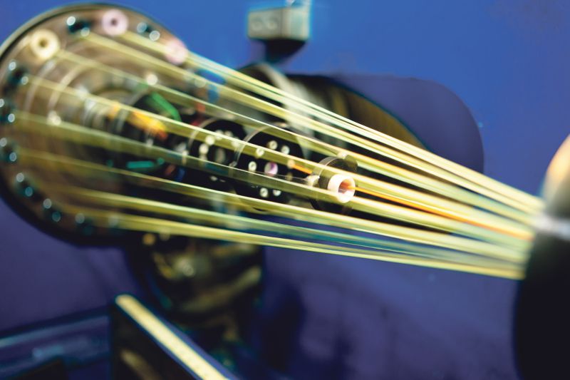 A tecnologia de fibra óptica é capaz de trafegar dados a velocidades de até 2,5 Gbps, mas a rede custa caro para ser implementada e ainda é restrita no Paraná | Henry Milléo/Gazeta do Povo