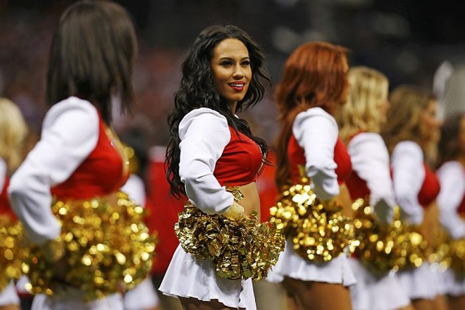 Cheerleaders animam a torcida antes do Super Bowl |