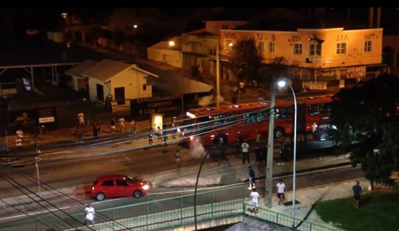 Vídeo flagrou confronto entre atleticanos e coxas-brancas | Reprodução