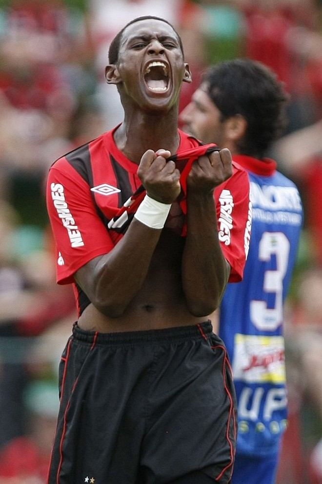 Douglas Coutinho lamenta oportunidade perdida contra o Cianorte |