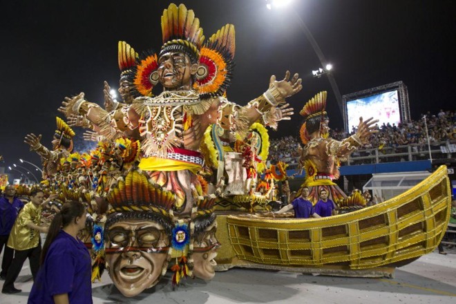 Carro alegórico da Gaviões da Fiel |