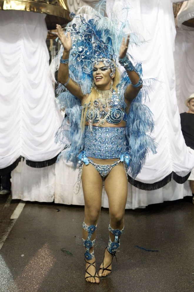 Acadêmicos da Realeza na avenida |