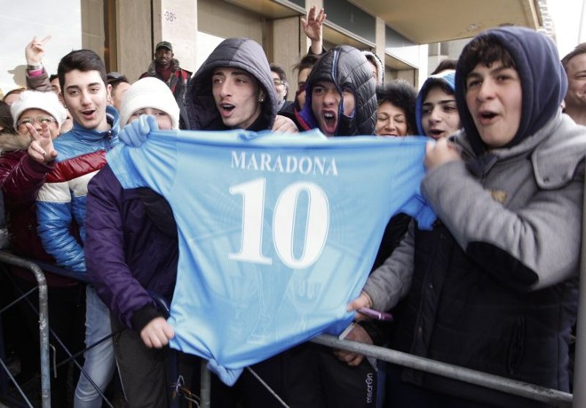 Fãs celebraram a chegada do ídolo argentino |
