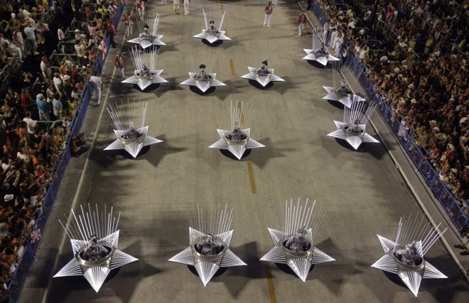 Desfile da escola de samba Salgueiro, no carnaval do Rio de Janeiro |