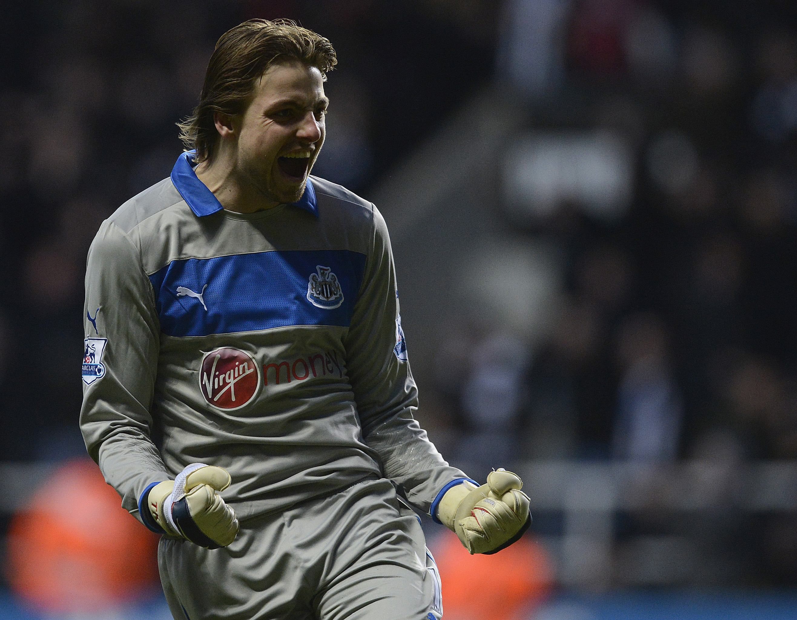 Tim Krul, goleiro do Newcastle United, comemora o gol de Moussa Sissoko contra o Chelsea | REUTERS/Nigel Roddis