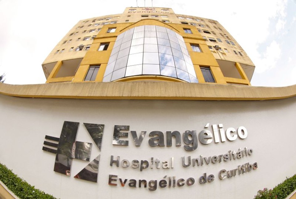 Direção do hospital chegou a afastar a médica Virginia Soares de Souza em 2011 por desavença pessoal | Hugo Harada/ Gazeta do Povo