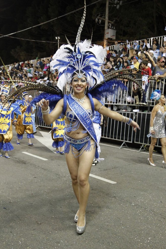 Passista da Mocidade Azul |