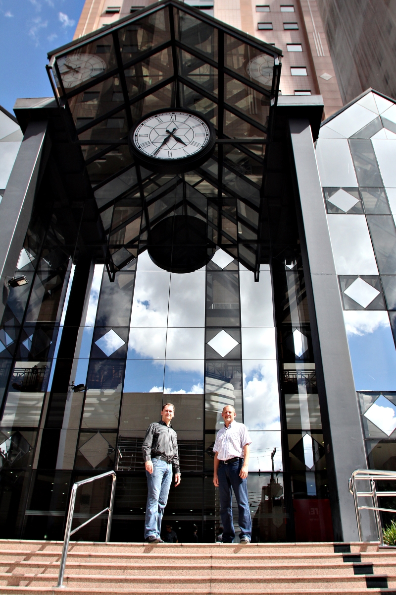 Daniel e Fábio: planos de construir relógio de 18 metros | Walter Alves/Gazeta do Povo