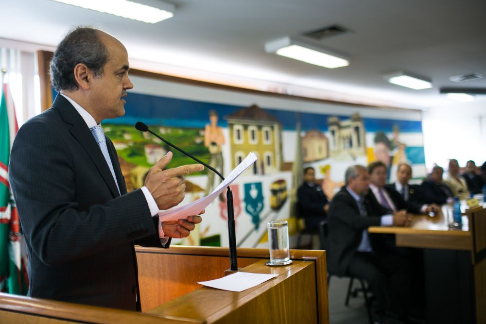Fruet discursou nesta segunda-feira (4) na abertura dos trabalhos do legislativo municipal | Maurilio Cheli/SMCS/Divulgação