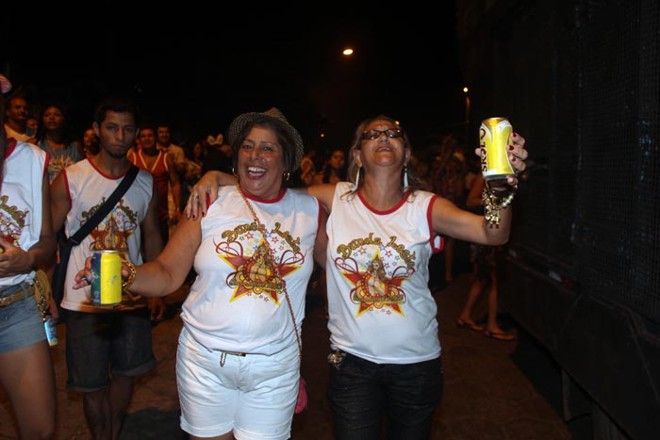 Não faltou cerveja para animar a galera |