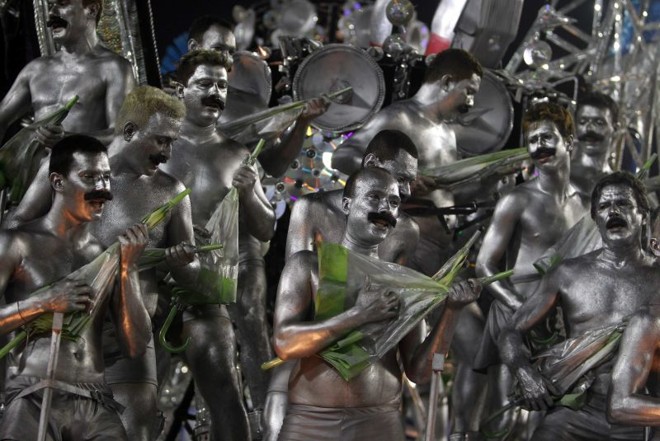Desfile da escola de samba Mocidade Independente de Padre Miguel, no carnaval do Rio de Janeiro |